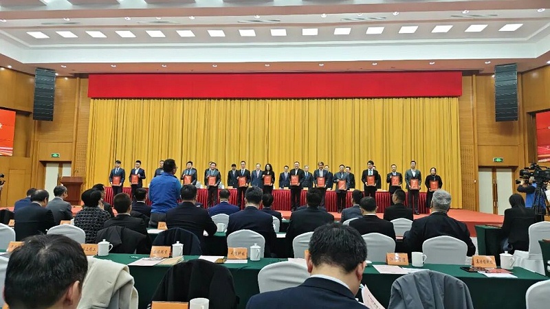 依斯倍受邀出席蘇州市新型工業(yè)化推進會暨“AI+制造”創(chuàng)新發(fā)展大會 (2)